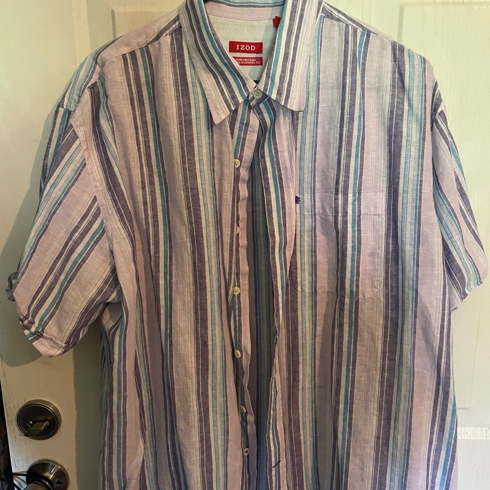 Izod Men’s Short-Sleeve Striped Button-Down Shirt in Blue, purple,lavender